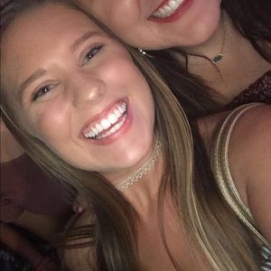 Meet your Posher, Brooke